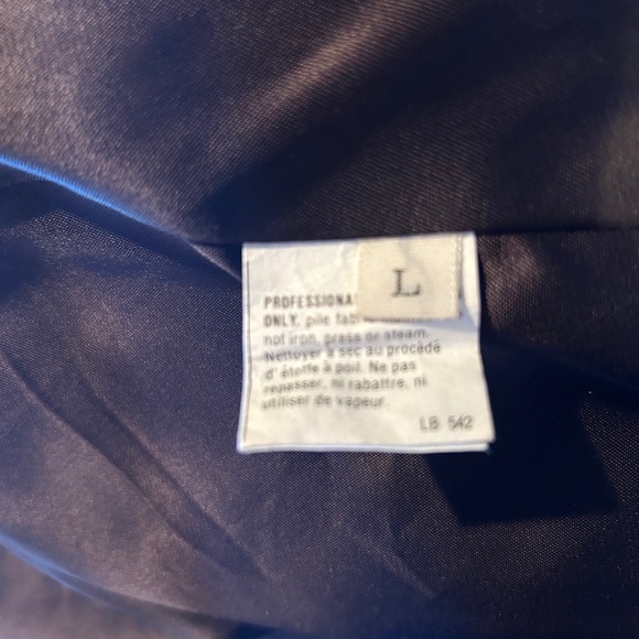 Made in USA Black Faux Fur Coat Deep Brown Highlights Size L Gorgeous Detail - Picture 9 of 10